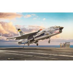 Italeri 1/72 Vought F-8E Crusdaer IT1456