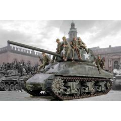 Plastic Kit Italeri M4A1 Sherman with U.S Infantry 1:35 scale 6568