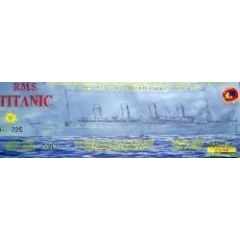 Titanic kit 1;200 scale ( hull only) No1