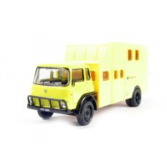 Oxford Diecast OO Gauge Bedford TK crew bus in yellow British Rail livery 76TK003