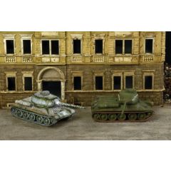 RUSSIAN TANK T34/85 (1/72 FIGURES)