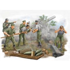 German Field Howitzer Gun Crew (firing) 1:35