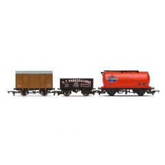 Hornby R60048 RailRoad Triple Wagon Pack  Mixed Wagons with Box Van