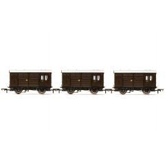 Hornby R6883 Horse Boxes GWR  3 pack