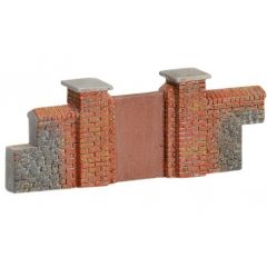 Hornby R8979 Skaledale Brick Walling (Gates  Piers)