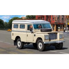 Revell 1/24 Land Rover Series III LWB 07056