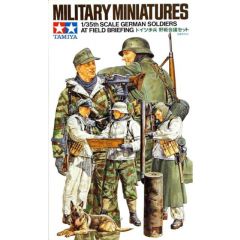 Tamiya 1/35 German Soldiers at Field Briefing 35212