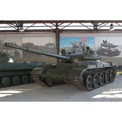 T-62 SOVIET MAIN BATTLE TANK